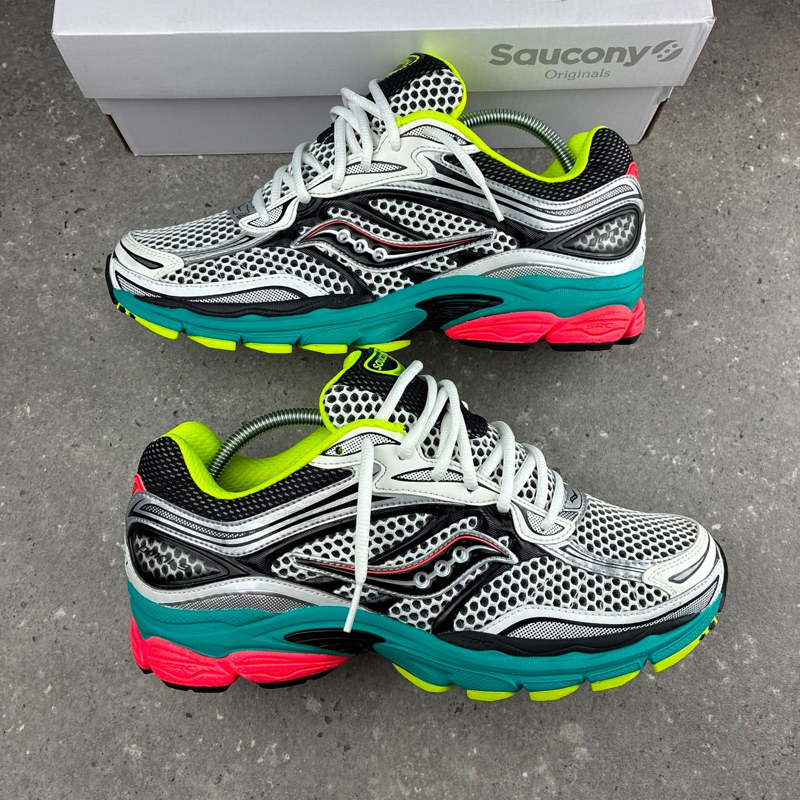 Saucony ProGrid Omni 9 Mutant